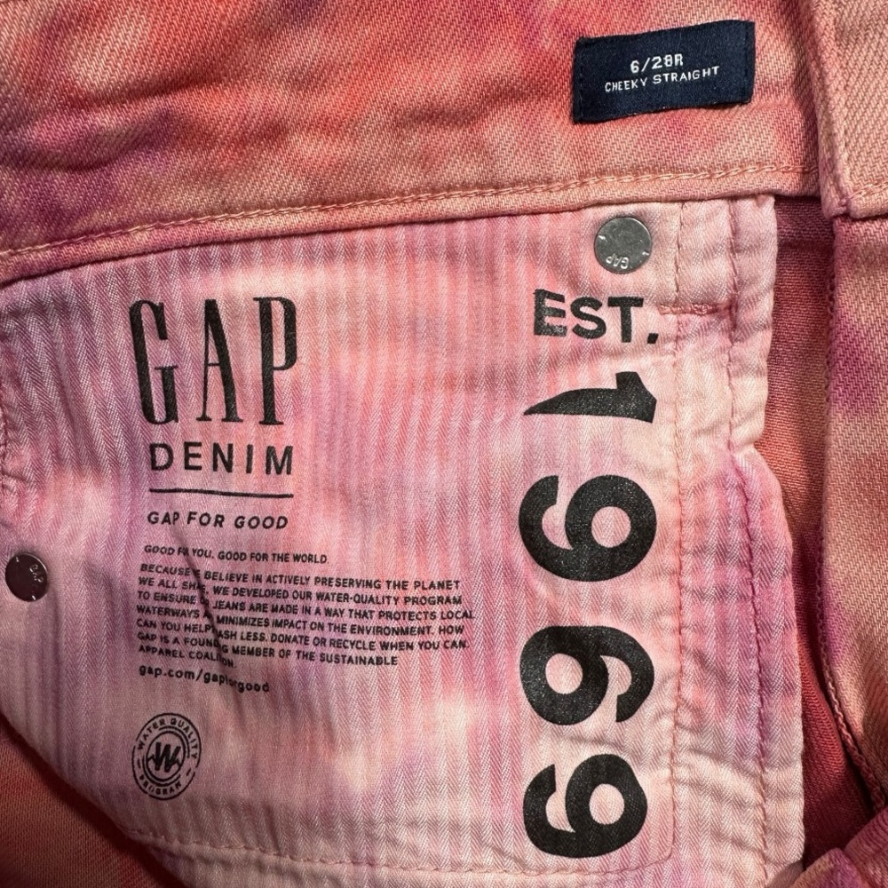Gap, Cheeky Straight Jeans, Size 6 - Picture 6 of 9